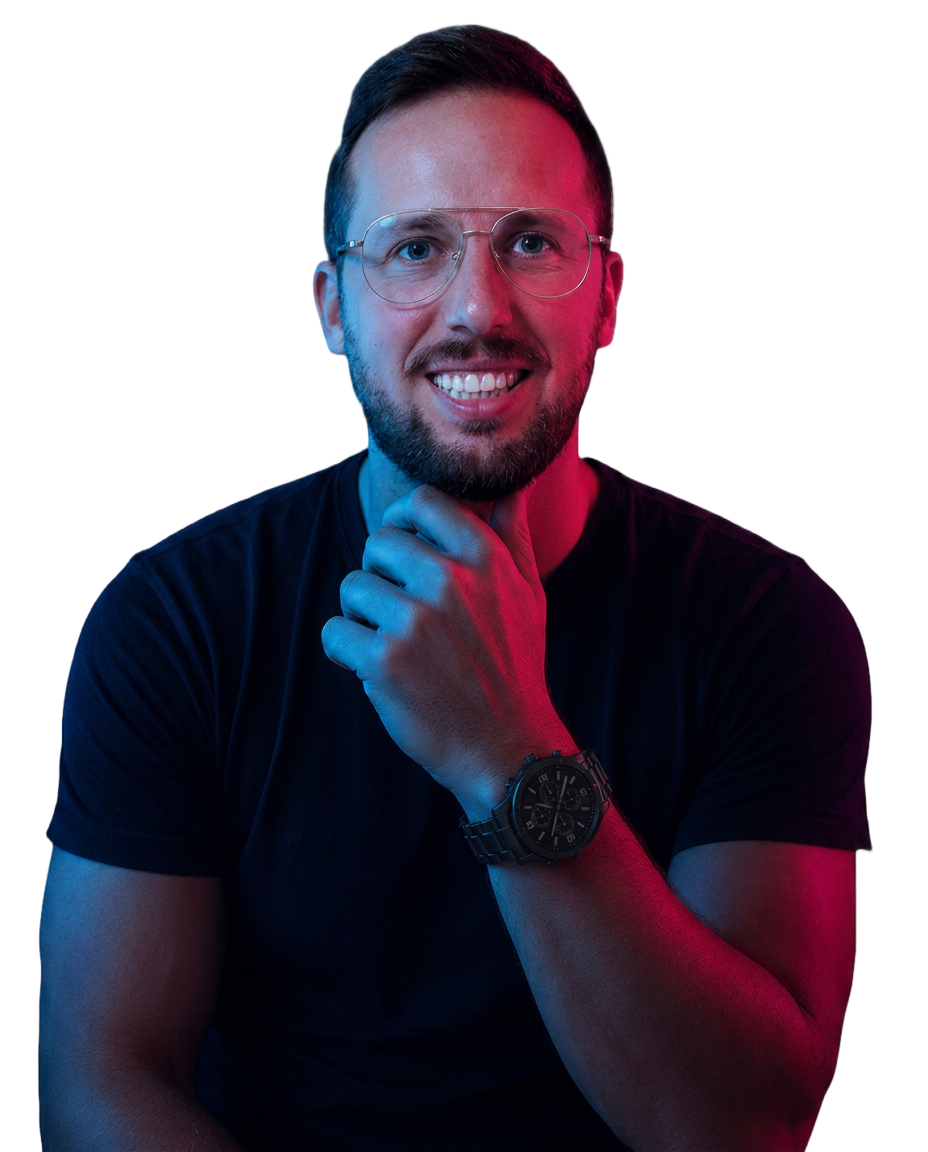 Retrato de Fábio Filipe Antunes com luz azul e vermelha